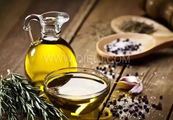 怎樣健康的選擇食用油？企鵝糧油機(jī)械為您簡(jiǎn)單講述(圖1)